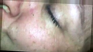 عورت-کے-پیٹ-میں-بچہ-کیسے-ھوتا-ے