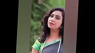 huge saree aunty skinny boy sex video