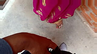 बेटा-साैतिनिमा-कि-साडि-उत