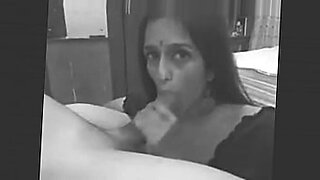 tight-mom-cum-in-pussy