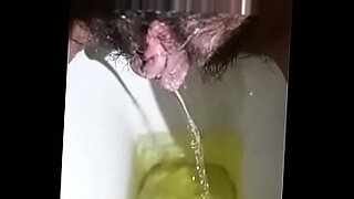 طفلة-مع-اخوها