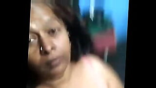 south-african-spar-lady-trending-mutarbating-in-a-toilet