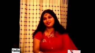 pakistan-aunty-sex-in-bathing-bathroom-sari
