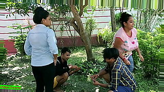 indian-parents-infront-of