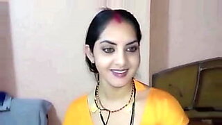 lesbian-using-vibrator-on-there-clits