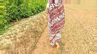 punjabi aunty salwar suit fatsex videos in desi field