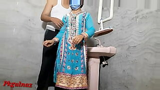 pakistani-sex-washroom