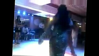 video de pamela david striptease en el bar