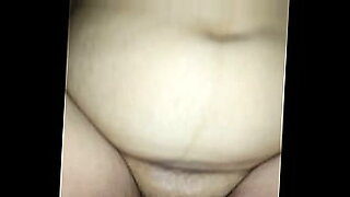 babae-at-bavae-nag-hahalikan