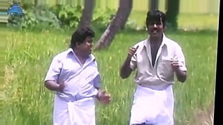 enjoying-naekd-body-of-sexy-telugu-wife