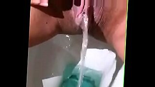 desi bhabhi aunty showing pussy under petticoat