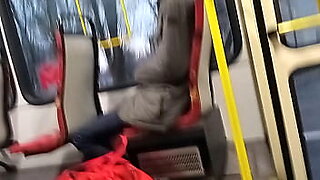 girl touch dick in bus