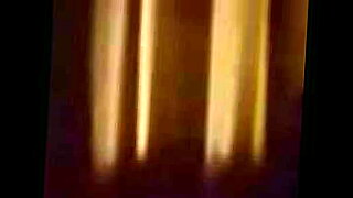 doi-hoc-sinh-dit-nhau-tren-lop