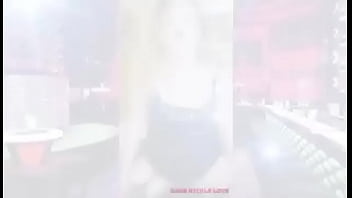 hot ass blonde dancing