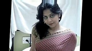 indian college couple kissing and boob press voyeur mms dailymotion3
