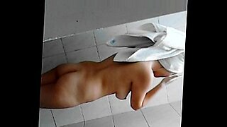 public toilet spy episod