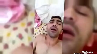 ibu sexy tidur di perkosa