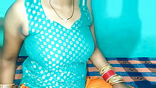 hindi-schools-girl-threesome-nude-sex-video