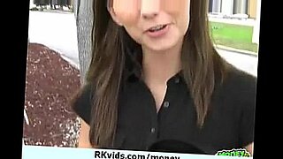 اب-بديغتصب-بنته-غصبا-عنها-سكس