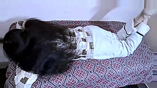سكس-نيك-اخ-ينيك-اخته-الصغيرة-وهيه-نايمه