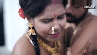 hot-indian-girlfriend-fucked-by-boyfriend-in-public