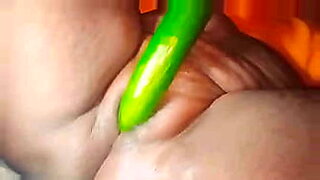 squirt-hard-black