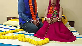 indian-aunty-saree-pussy-captured-secretly