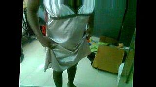 indian aunty dress changing after bath