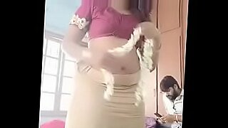 viral-4-girls-showing-their-breasts