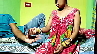 hot-girl-fingering-when-alone-at-in-hostel-room