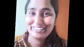 nangi-loni-kapde-utarne-hue-video-ki-chut-bilkul-chikni-ho