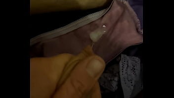 he takes off the condom an cum in her pussy