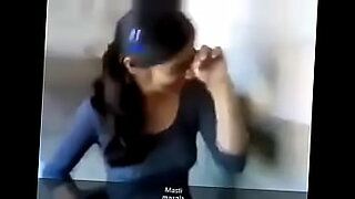 kerala-saree-removing
