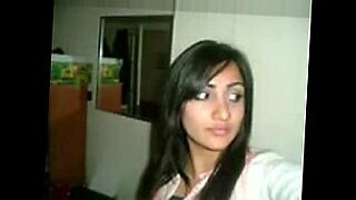 ভিডিও-এক্স-কুকুরের-সাথে