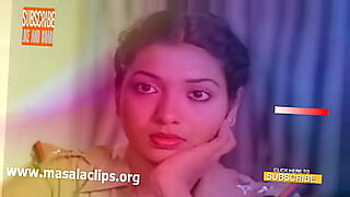 mallu-aunty-dress-change-caught-on-hidden-camera