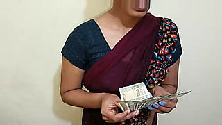 छोटा-लडका-के-साथ-बडी-औरत-हि