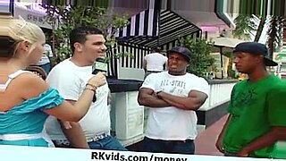 الينا-انجل-العراقيه-تنام-من-الخلف