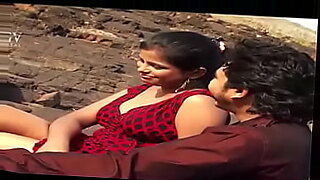 indian couple leaked in the garden