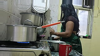 hot-xxxx-indian-with-चाची-कि-चुदाई-पुलिस-थान