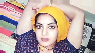 un-homme-bese-une-fille-de-18-en-foret