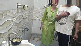 godi-mai-utha-kar-choda