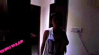 sunny leone amateur kiss and romance bedroom video