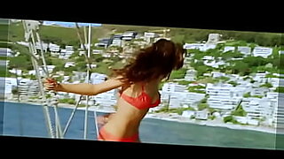 nana-bikini