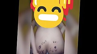 hot ebony shaking her booty and masturbating