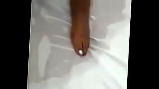 mens finger under pussy