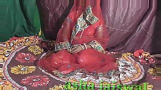 سكس-طفلة-لديها-ترمة-ضخمة-ينيكهاها-بابا