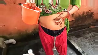 bhabhi-ko-sote-hue-choda-kissing