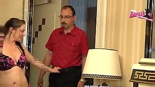 son jerk off in front of mom