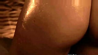 سكس-نيكه-عروس-لمه-يخرج-دم