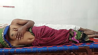 indian amateur girl in saree fucked with hindi audio